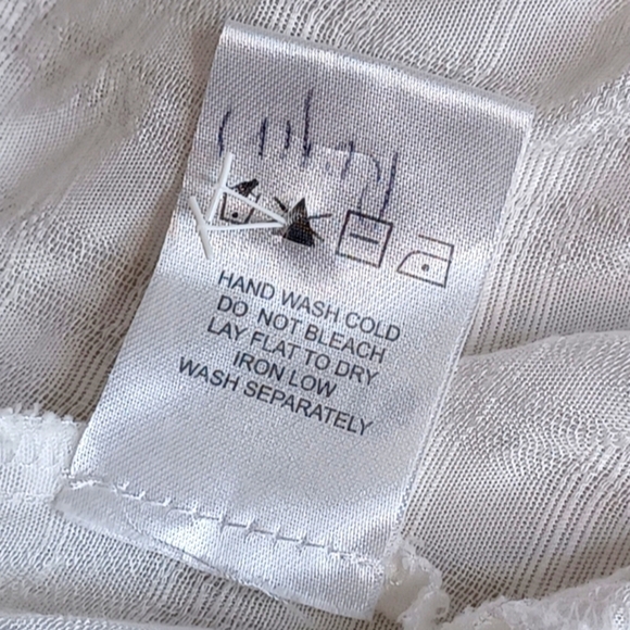 About Us Beachy Resort Summer Ruffled Dainty Feminine Open Back Crop Top - Picture 11 of 12